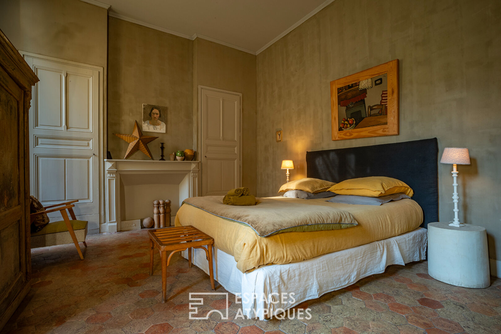 charming village castle and its inseparable park of southern influence