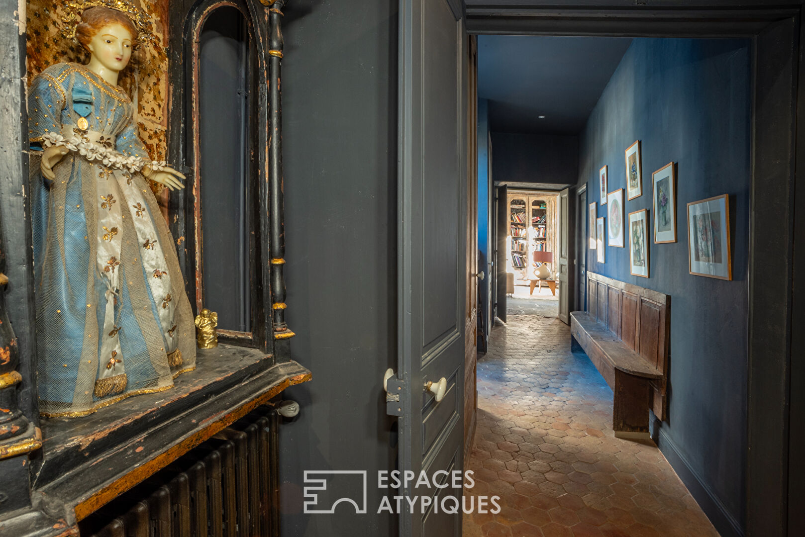 charming village castle and its inseparable park of southern influence
