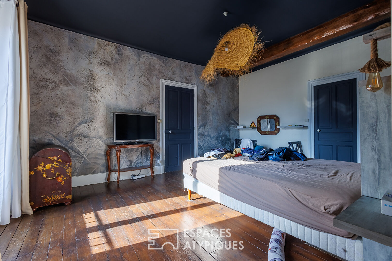 Character house to renovate with reception potential in the Baronnies