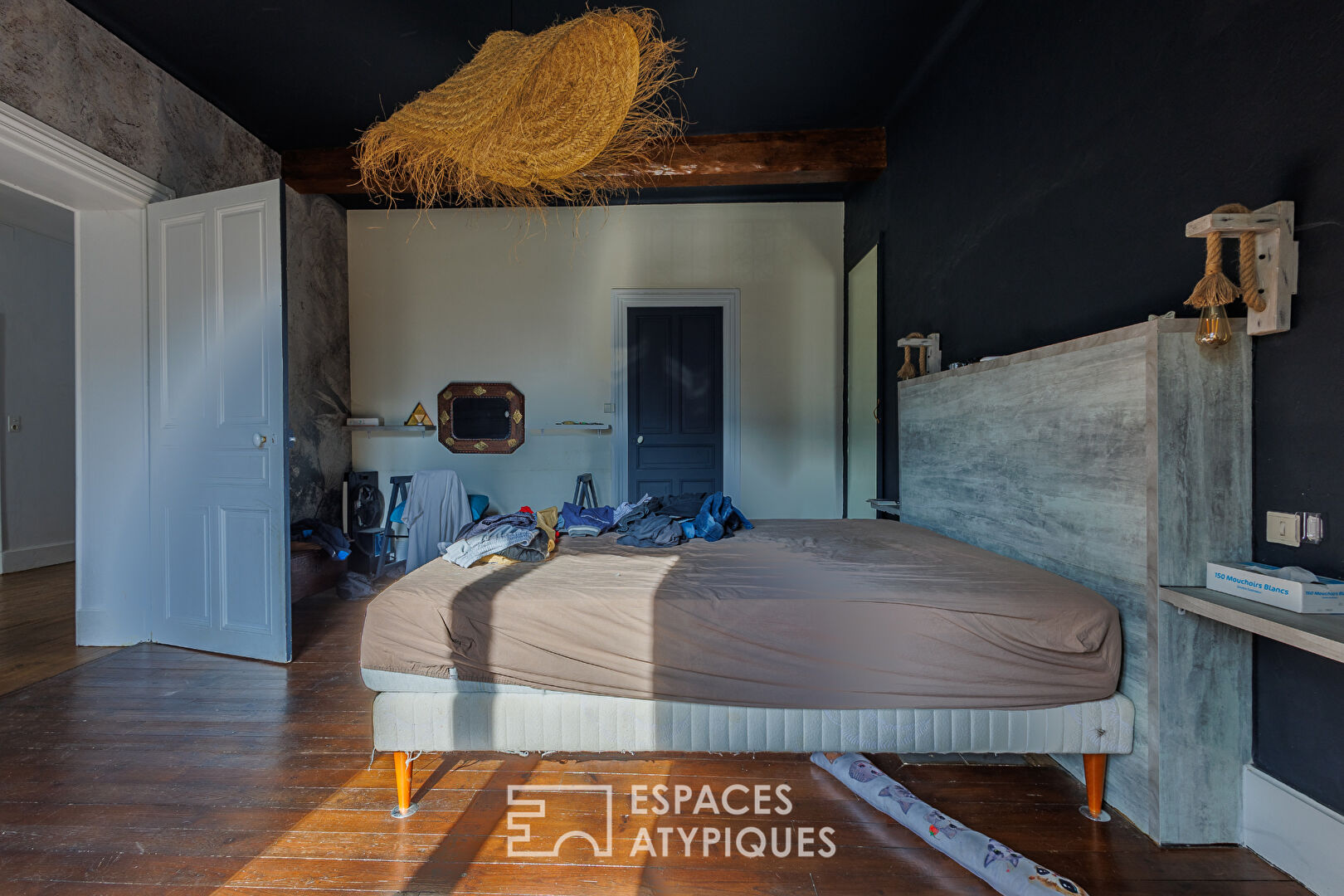 Character house to renovate with reception potential in the Baronnies