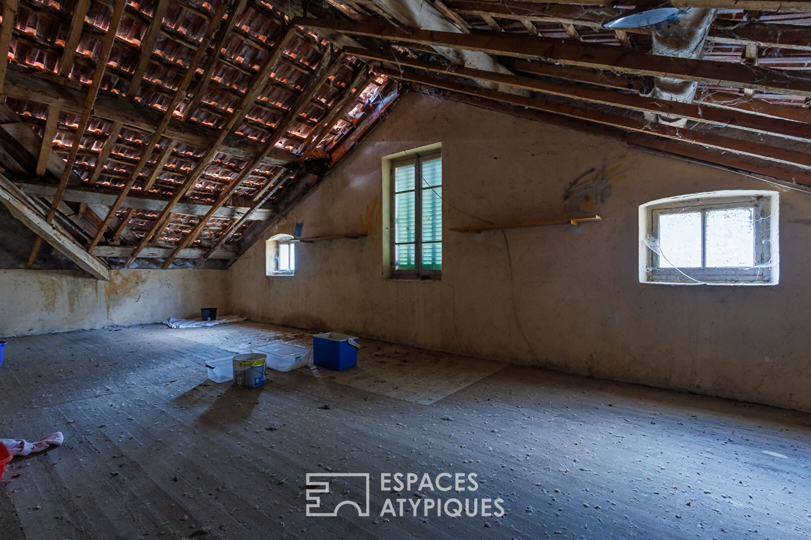 Character house to renovate with reception potential in the Baronnies