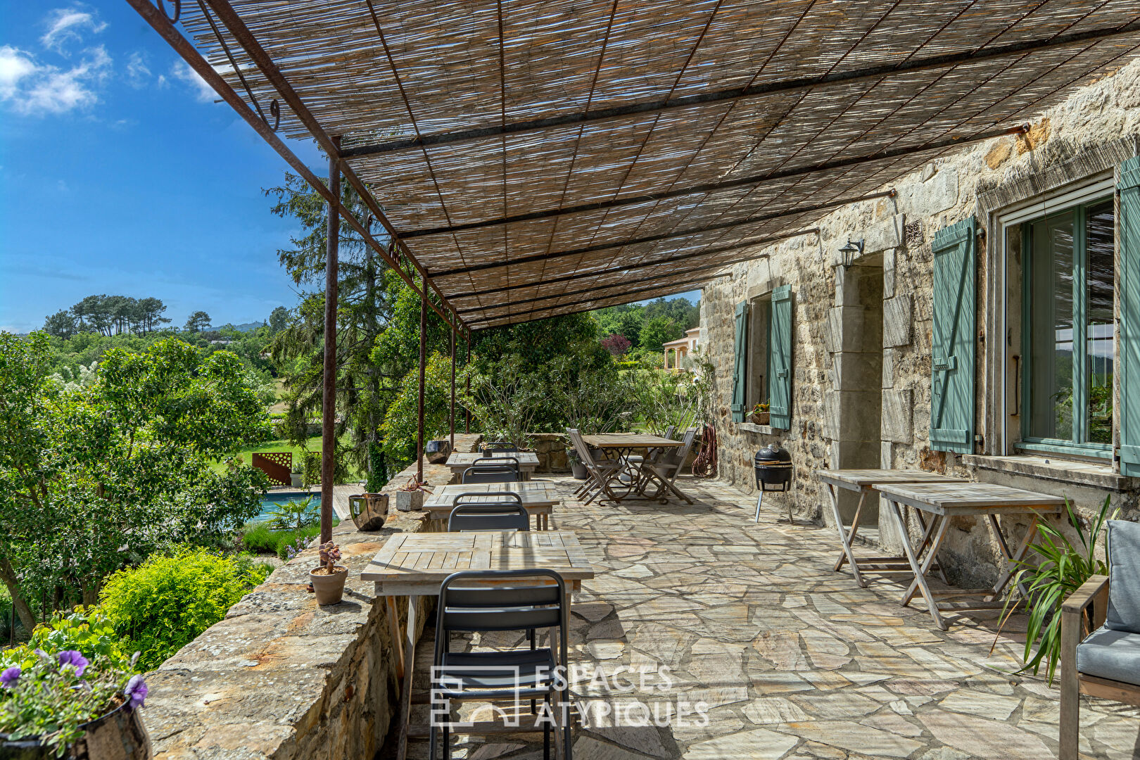 Charming renovated property with view, swimming pool and guest rooms in Southern Ardèche