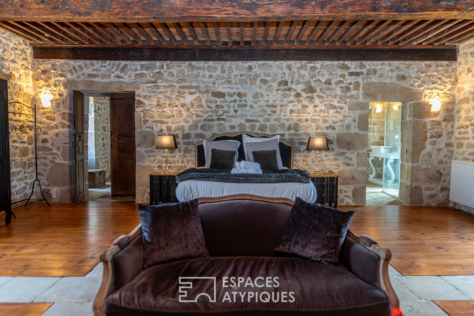 Charming renovated property with view, swimming pool and guest rooms in Southern Ardèche