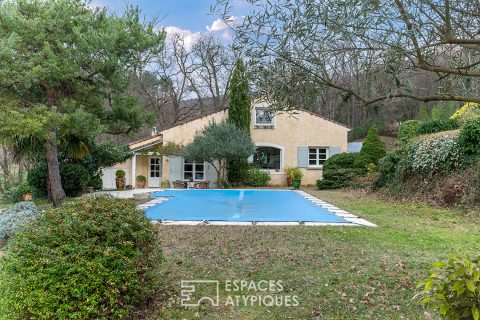Charme authentique et piscine – Havre de paix proche de Chabeuil