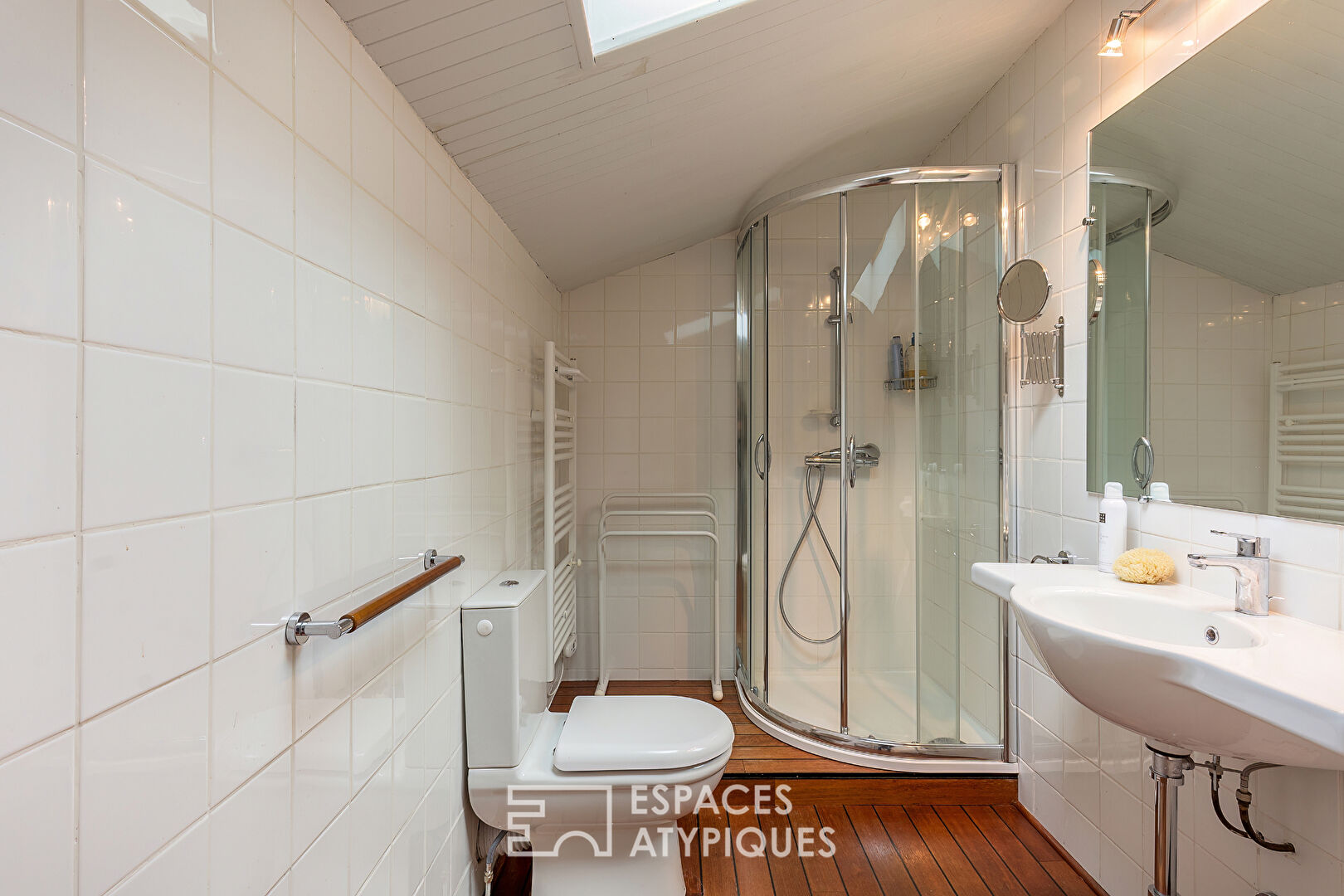 Charme authentique et piscine – Havre de paix proche de Chabeuil