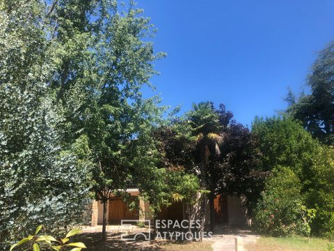 Maison de charme très lumineuse avec jardin garage et dépendance