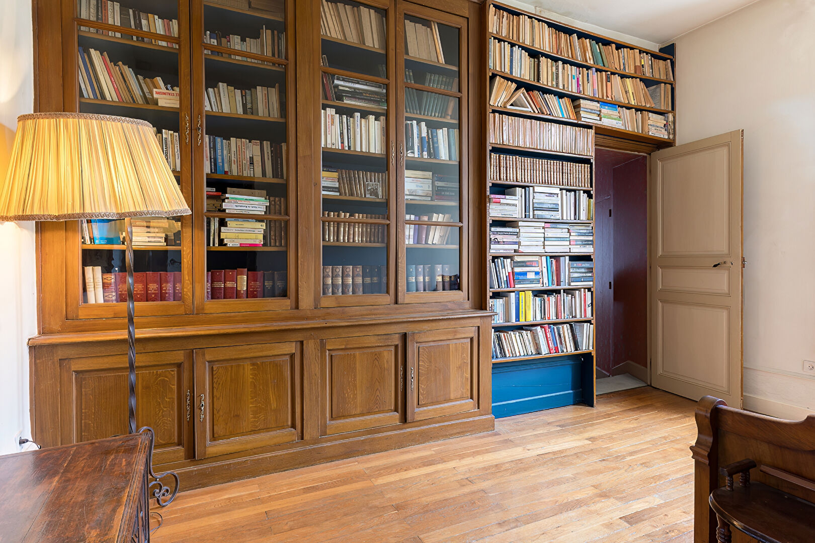 Elegant middle-class residence with period garden in Crest