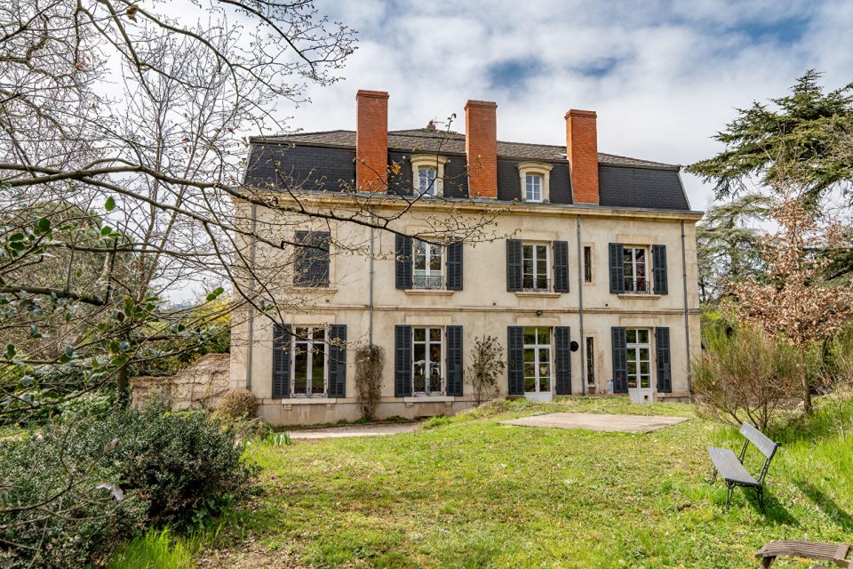 L'habitat privilégié d'un château partagé, en Ardèche Verte.