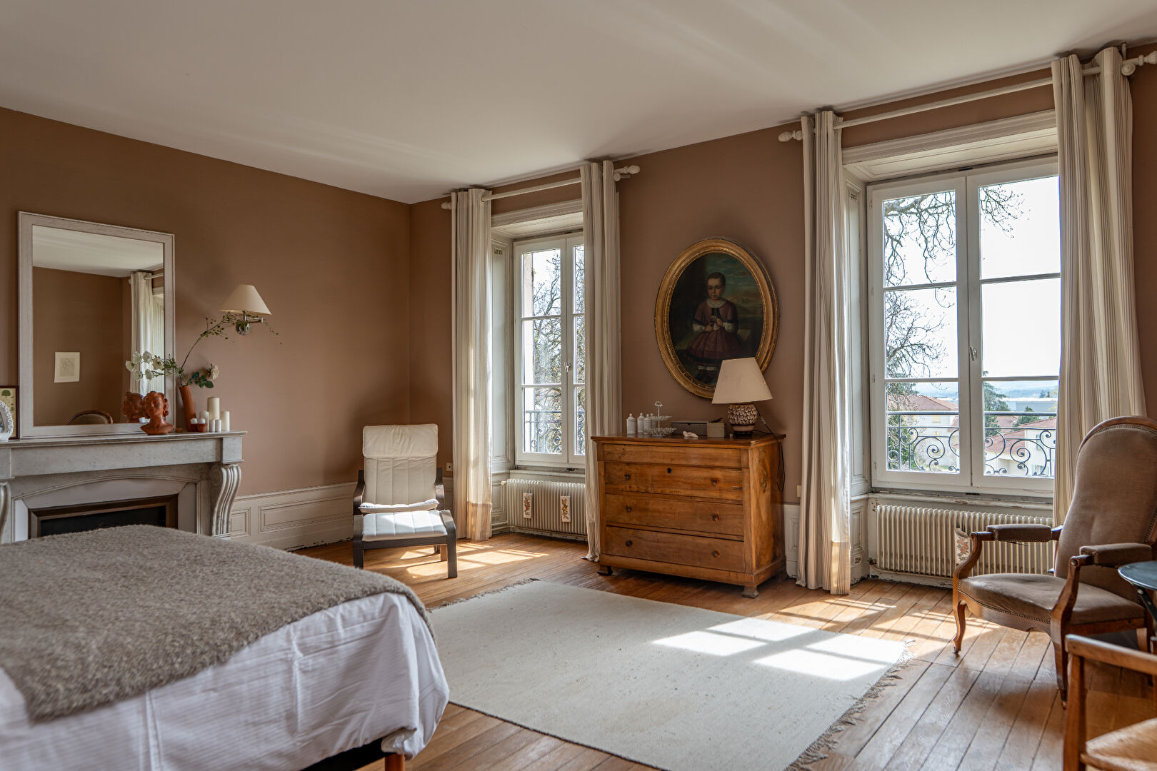 The privileged habitat of a shared castle, in Ardèche Verte.
