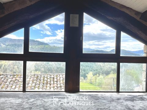 Maison de charme avec piscine et vue imprenable en Ardèche verte