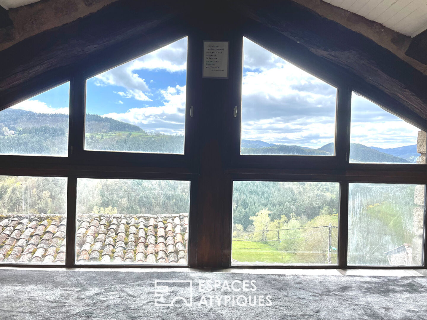 Maison de charme avec piscine et vue imprenable en Ardèche verte