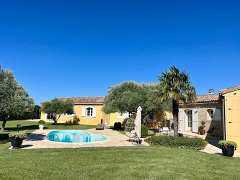 Grande villa provençale avec jardin paysager et piscine, proche gare TGV Valence