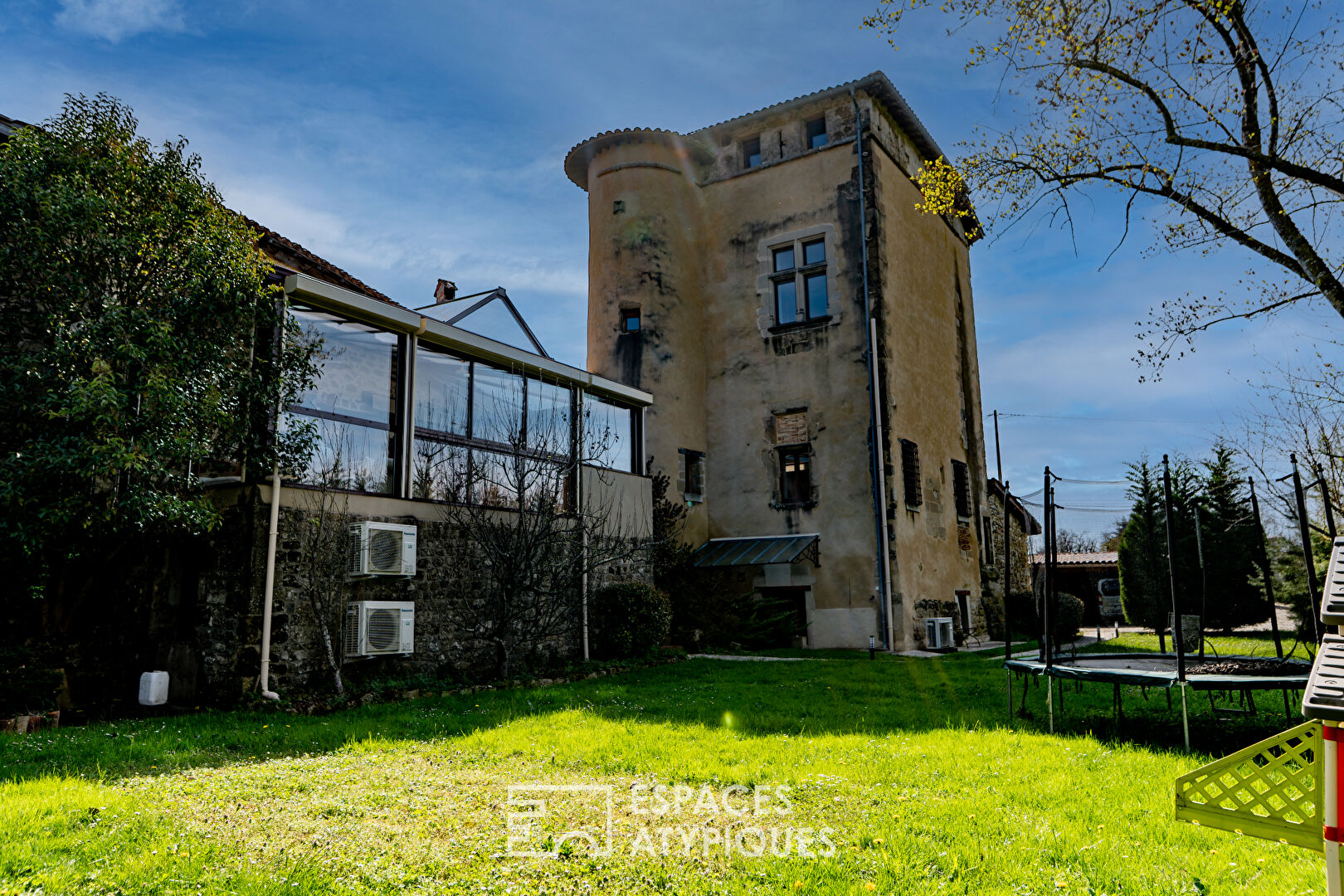 Historic 13th-century residence: an enchanting setting combining heritage and modernity