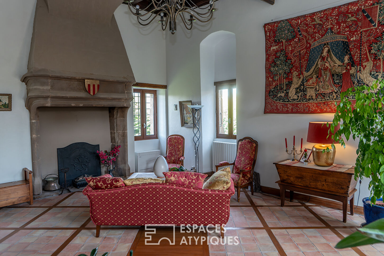 Historic 13th-century residence: an enchanting setting combining heritage and modernity