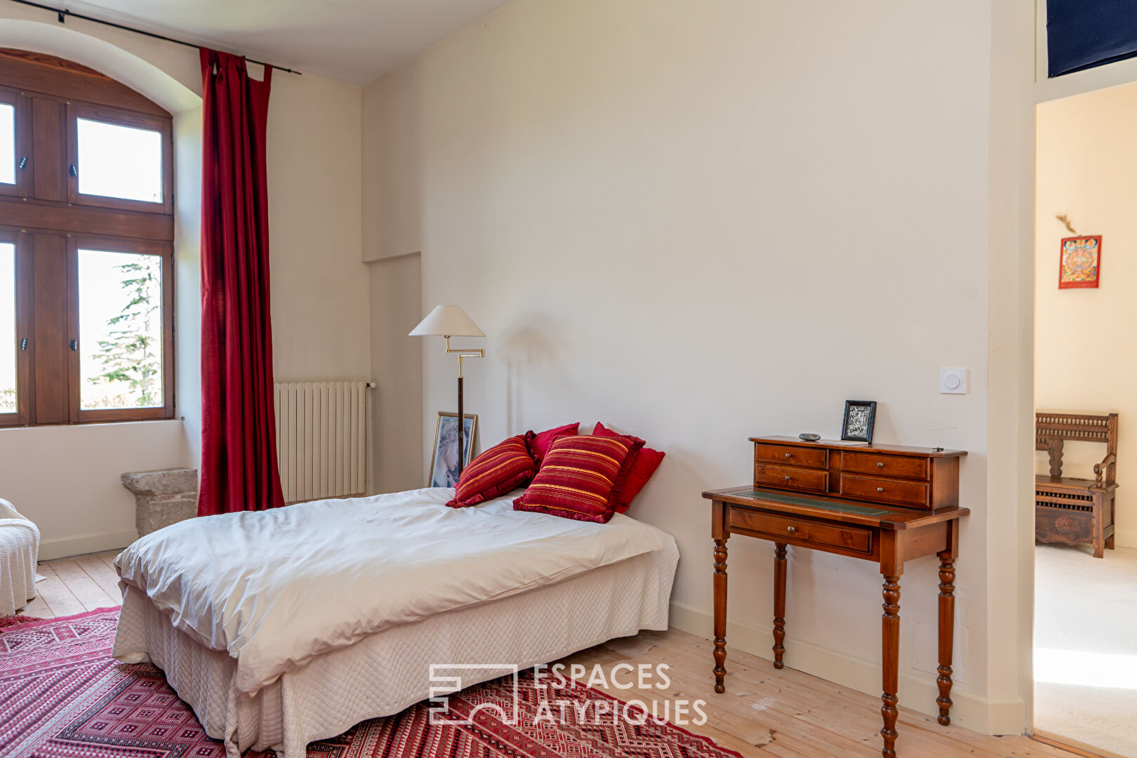 Historic 13th-century residence: an enchanting setting combining heritage and modernity