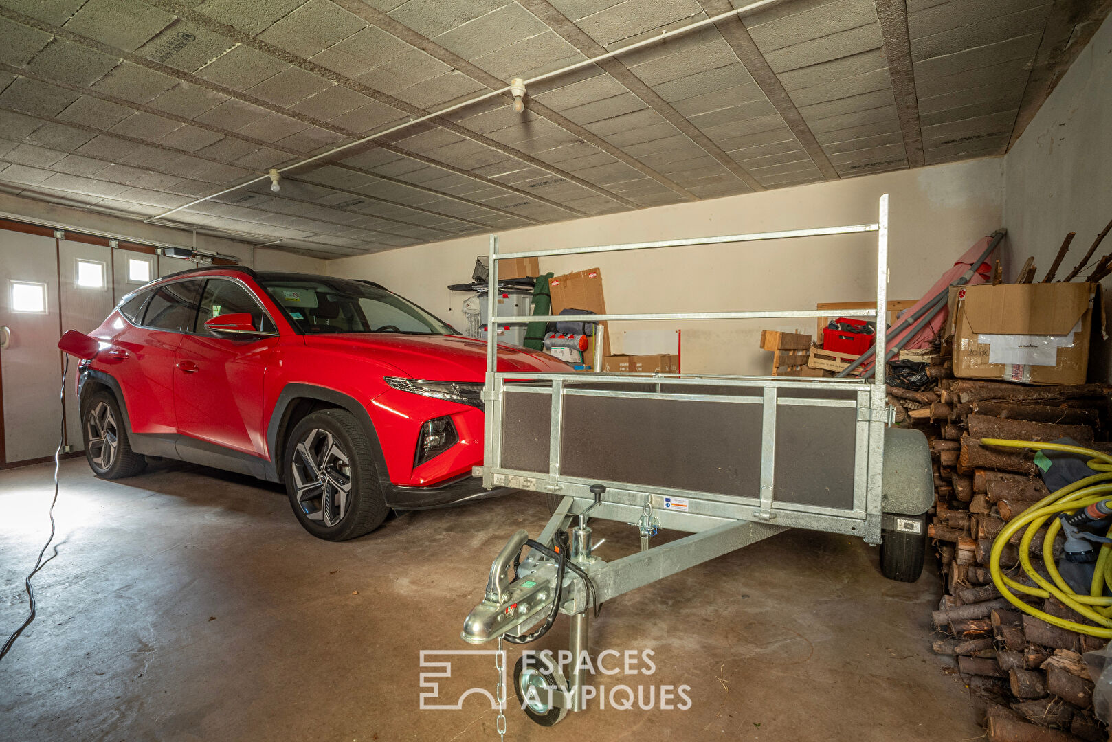 Maison en pierre avec vue, verger de fruitiers,  et gîte à Antraigues-sur-Volane