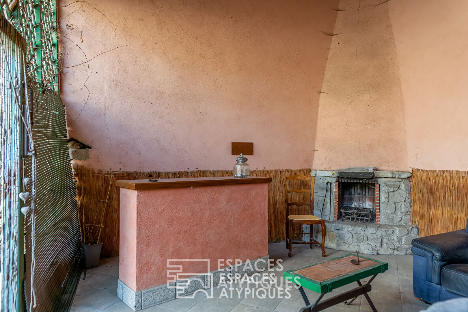 Cette ancienne maison de village de la Drôme a la saveur des souvenirs d’enfance.