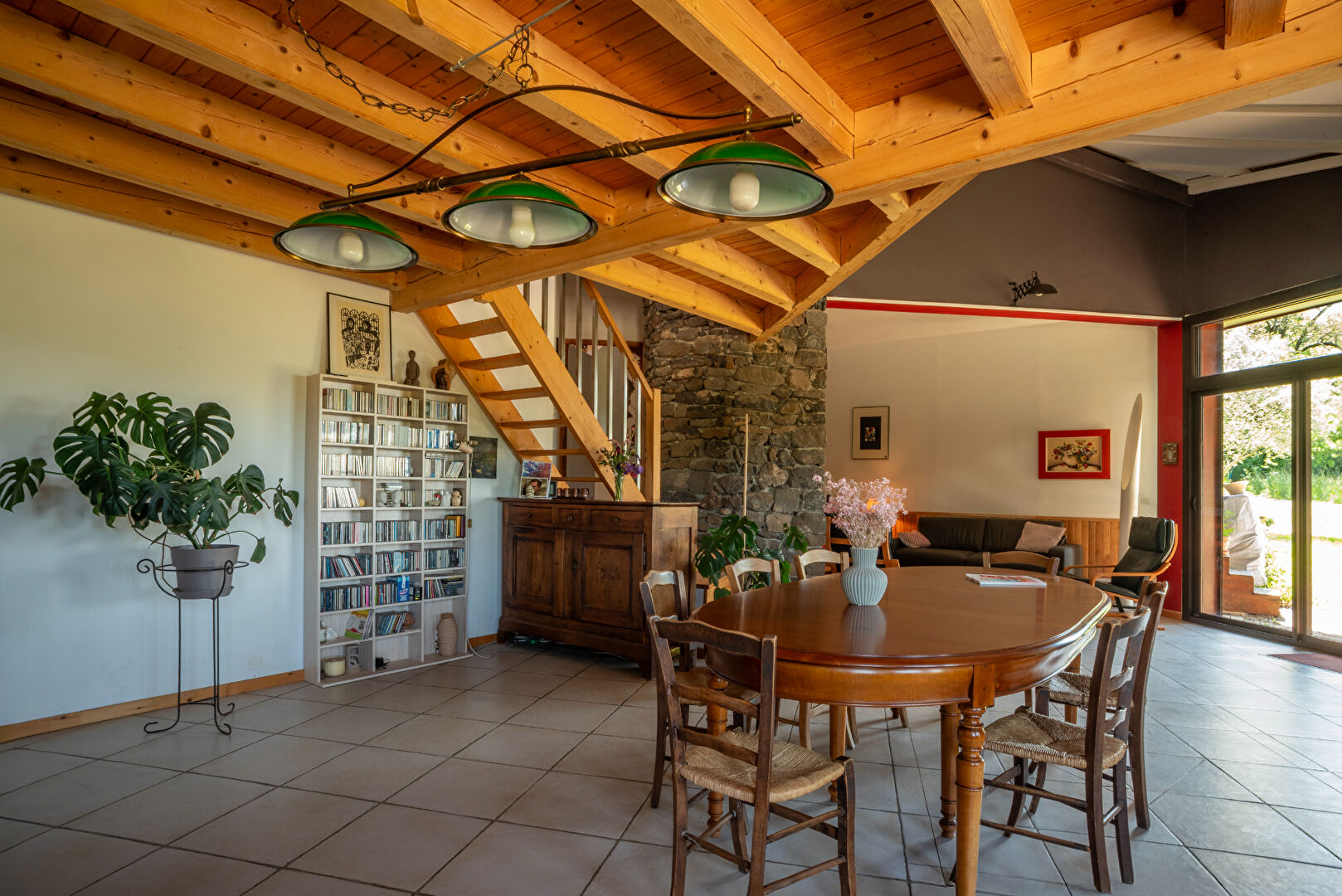 Belle maison d’architecte avec vue imprenable sur 2 ha – Sud Ardèche