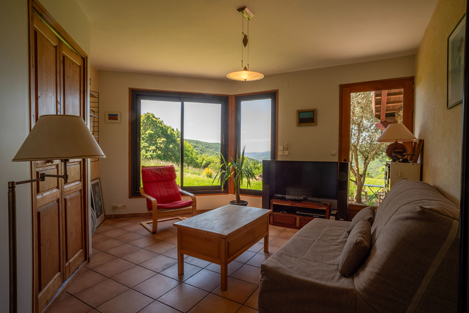 Belle maison d’architecte avec vue imprenable sur 2 ha – Sud Ardèche