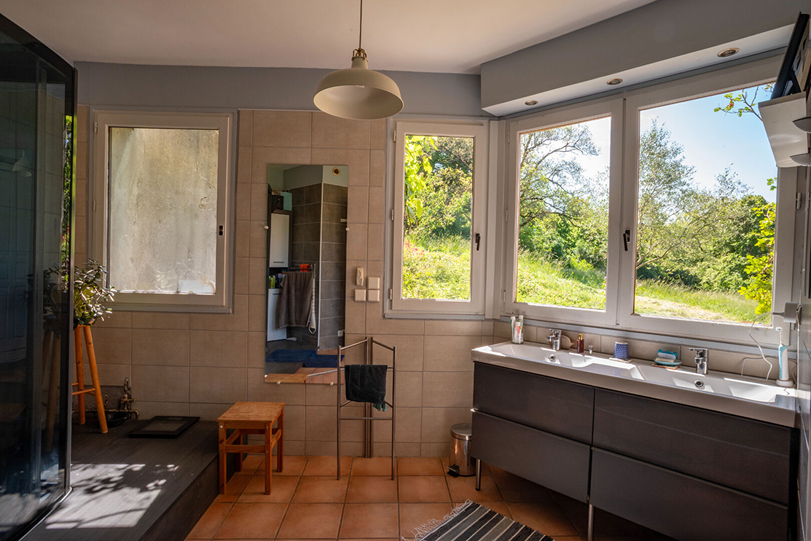 Belle maison d’architecte avec vue imprenable sur 2 ha – Sud Ardèche