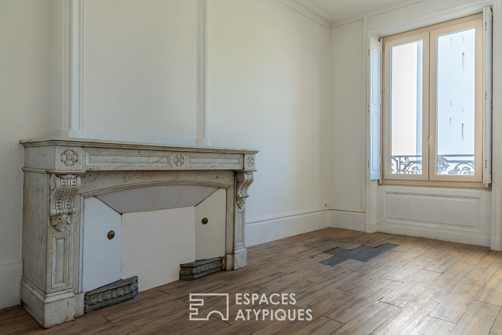Appartement avec cachet et volumes exceptionnels à rénover