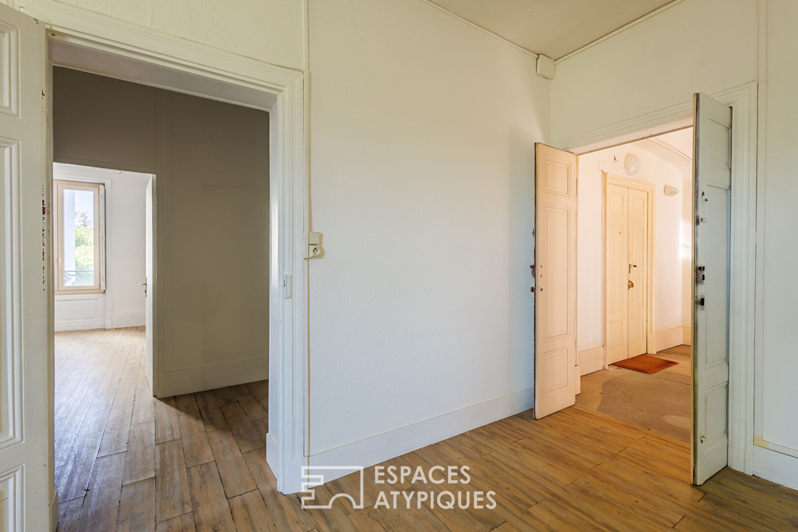 Appartement avec cachet et volumes exceptionnels à rénover