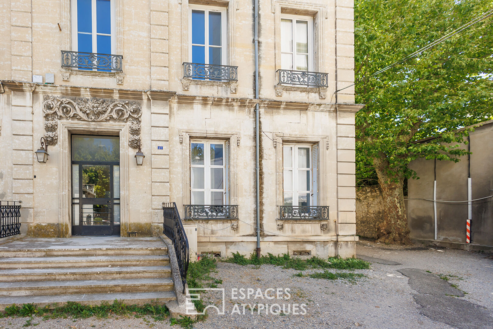 Appartement avec cachet et volumes exceptionnels à rénover