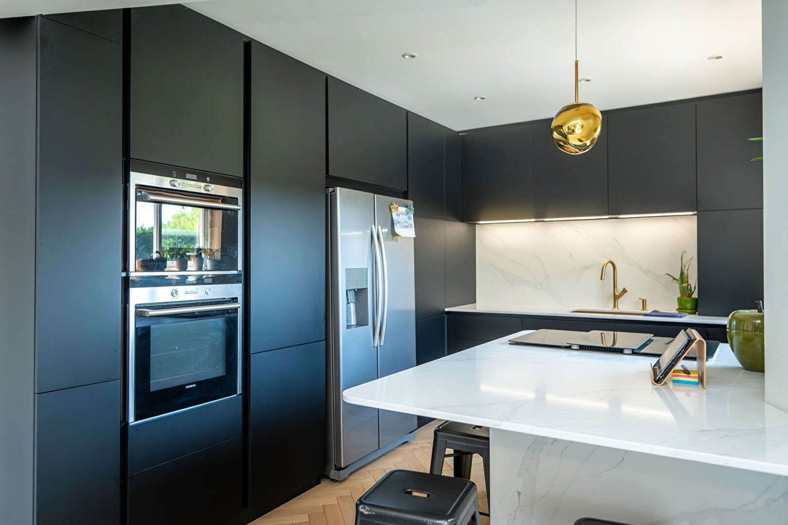 Maison familiale rénovée avec suite parentale et piscine