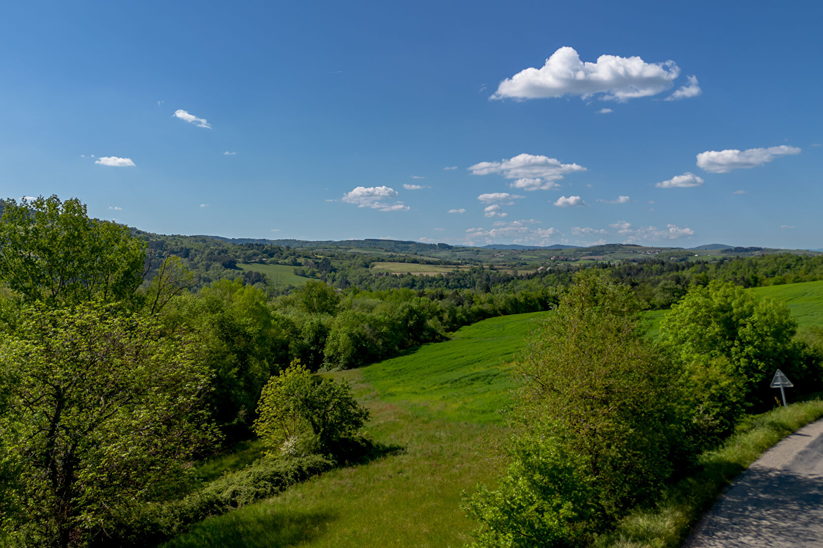Maison en pierre avec vue et terrain, proche de la Vallée du Rhône
