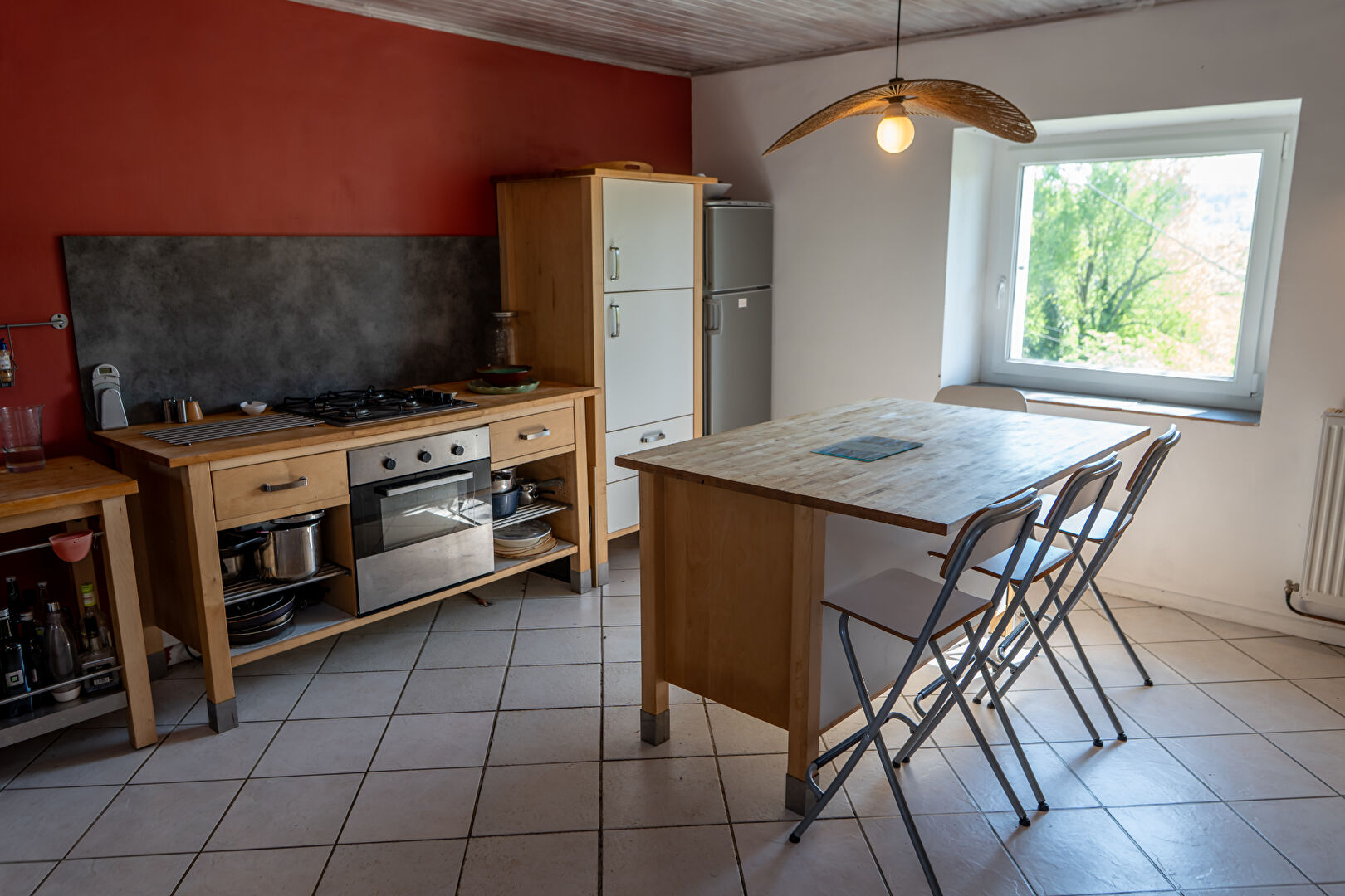 Maison en pierre avec vue et terrain, proche de la Vallée du Rhône