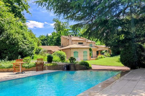 Maison d’architecte lumineuse avec jardin paysager et piscine  – secteur recherché à Valence