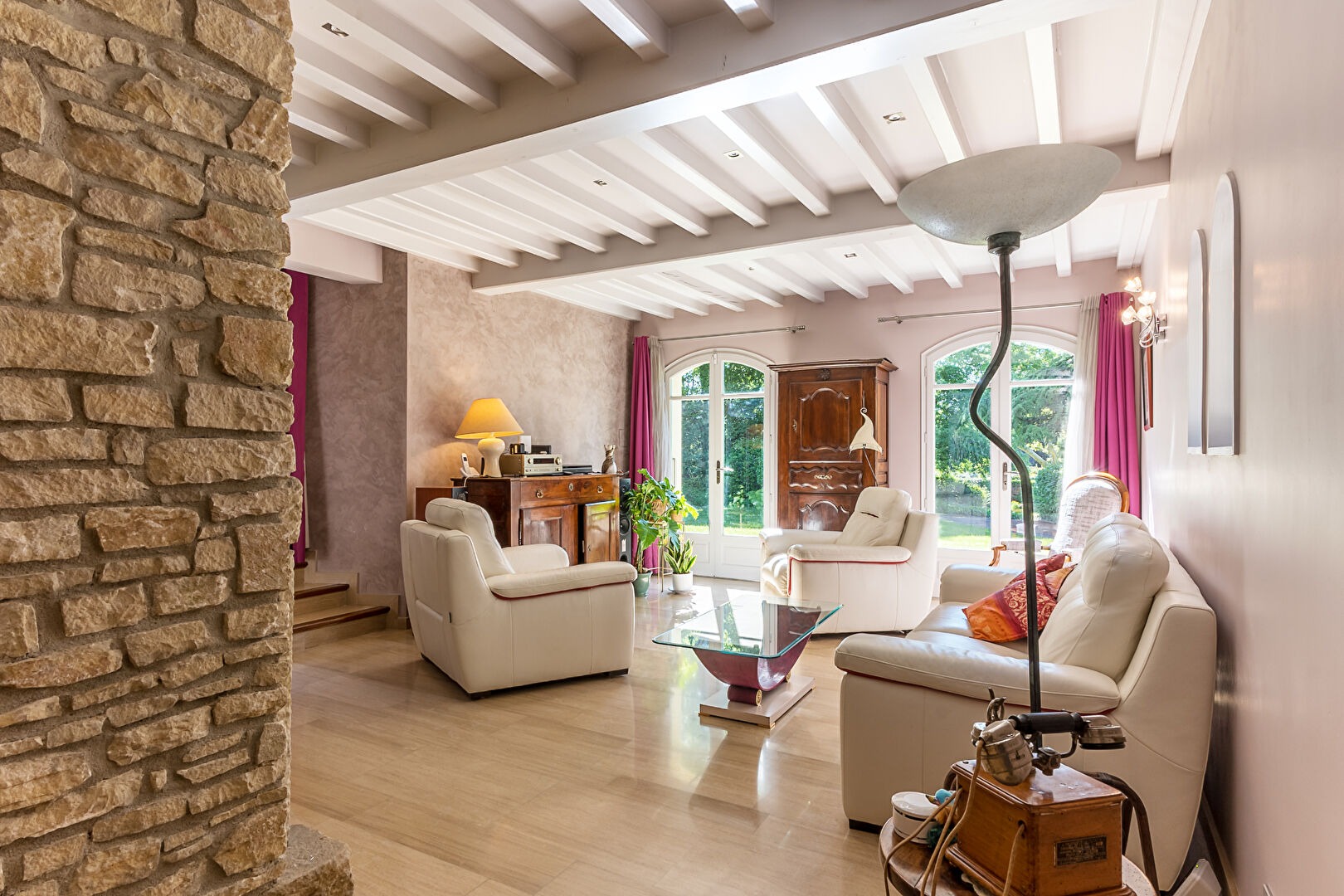 Maison d’architecte lumineuse avec jardin paysager et piscine  – secteur recherché à Valence