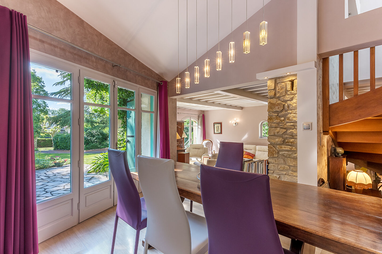 Maison d’architecte lumineuse avec jardin paysager et piscine  – secteur recherché à Valence