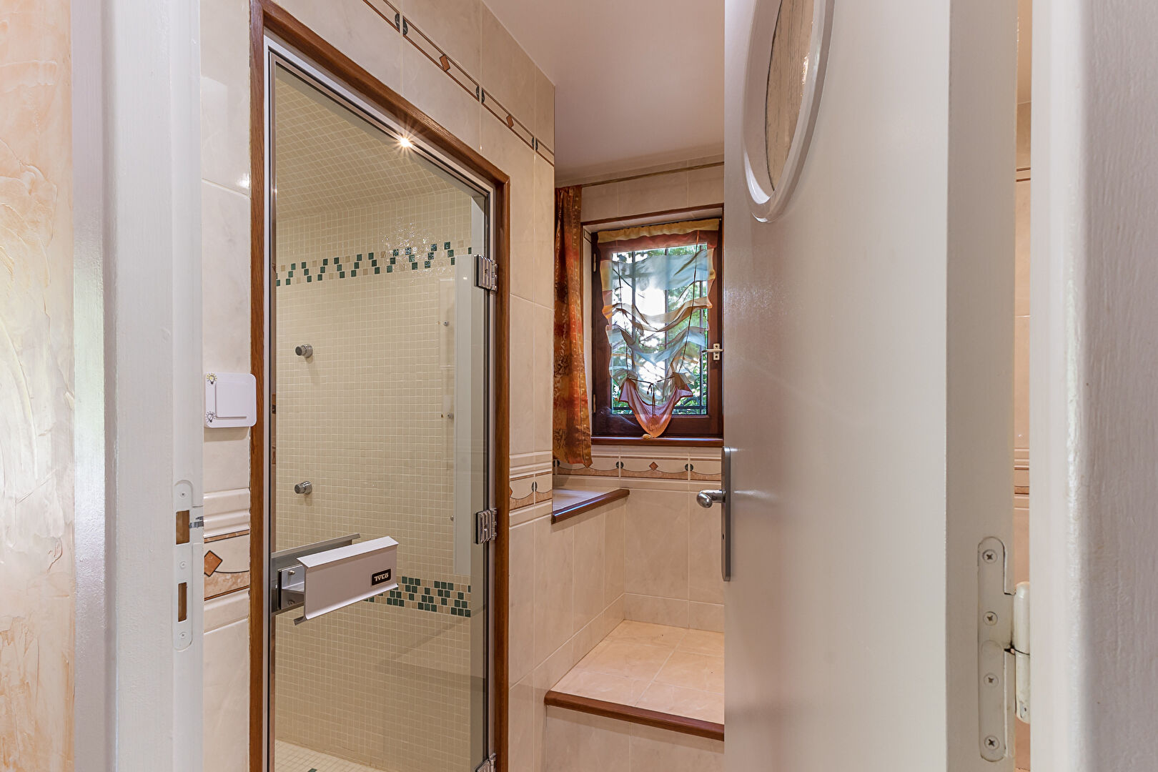 Maison d’architecte lumineuse avec jardin paysager et piscine  – secteur recherché à Valence
