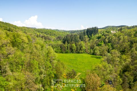 Mas rénové avec gîtes, yourtes et piscine avec une vue préservée en Ardèche Verte