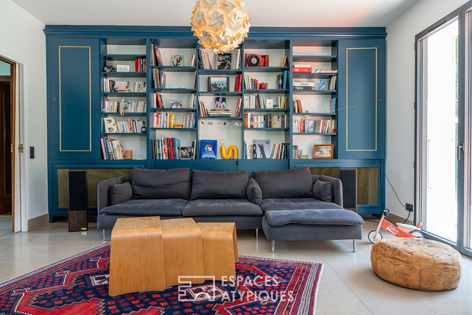 Renovated 1970s architect-designed house with swimming pool in a sought-after area of Valence
