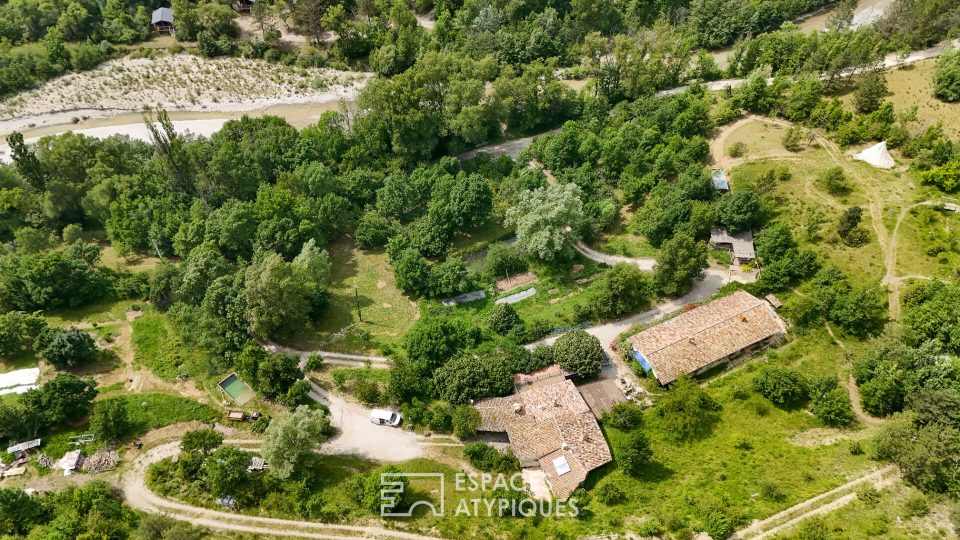 Propriété rare et pleine de charme au coeur de la Drôme provençale