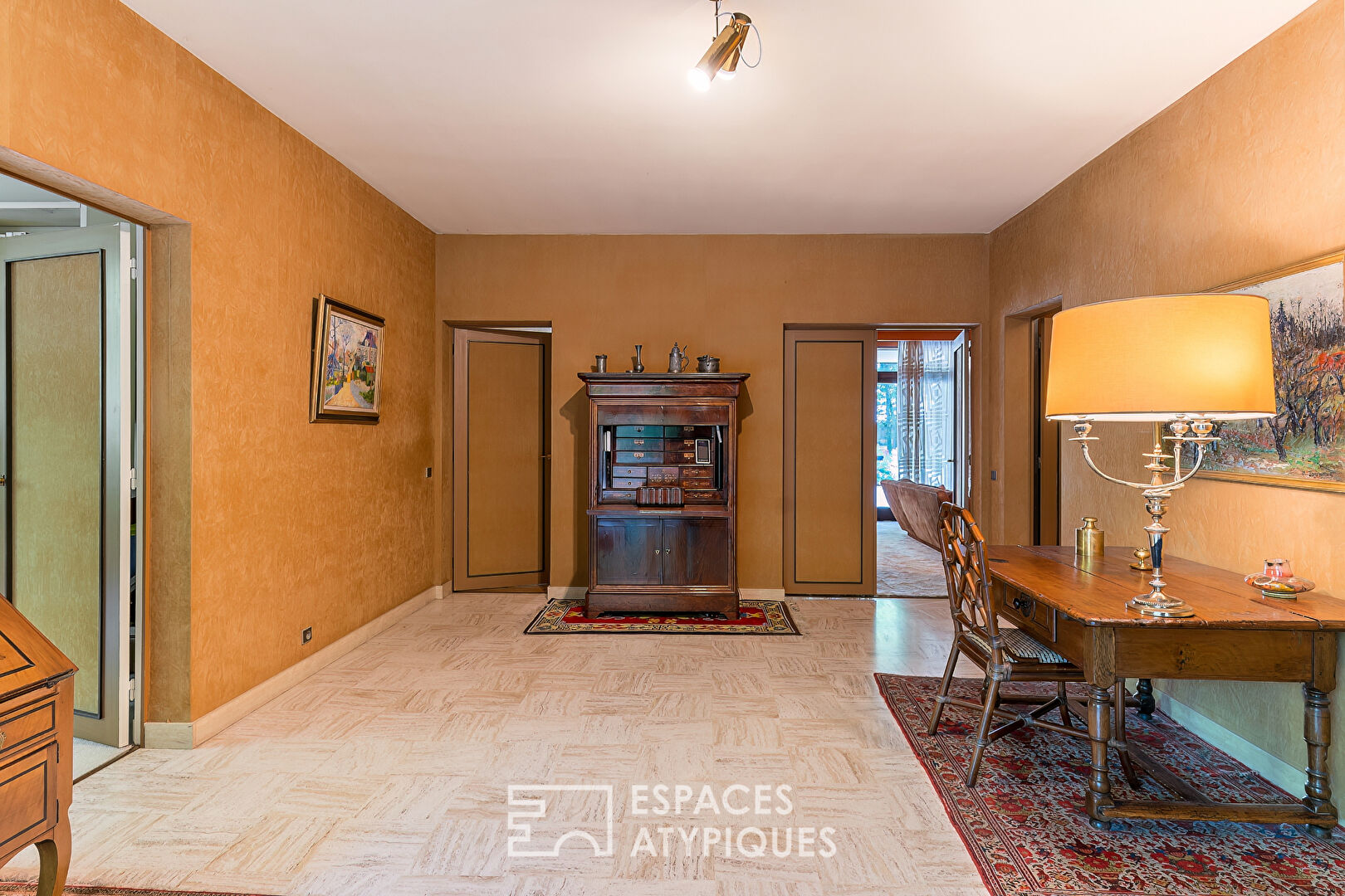 Modernist villa and swimming pool in a wooded setting – Montélier countryside
