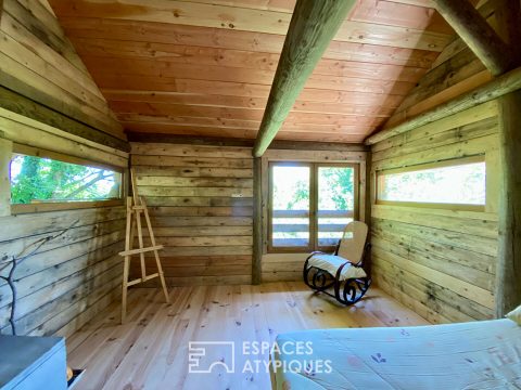 En Ardèche, une maison contemporaine réunit en campagne, activité professionnelle vie de famille.