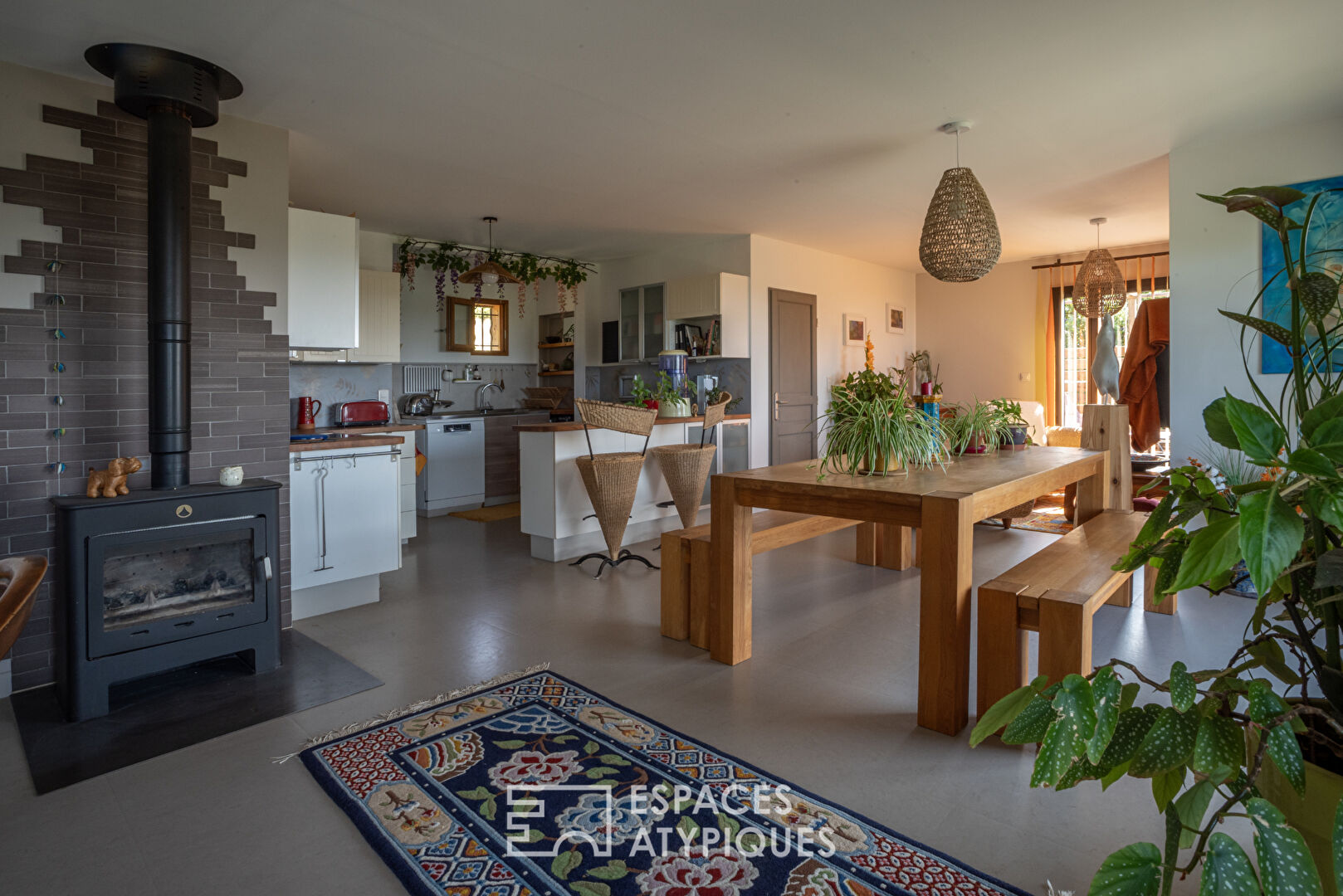 Maison bois éco construction avec belle vue et gîtes en sud Ardèche, proche d’Aubenas