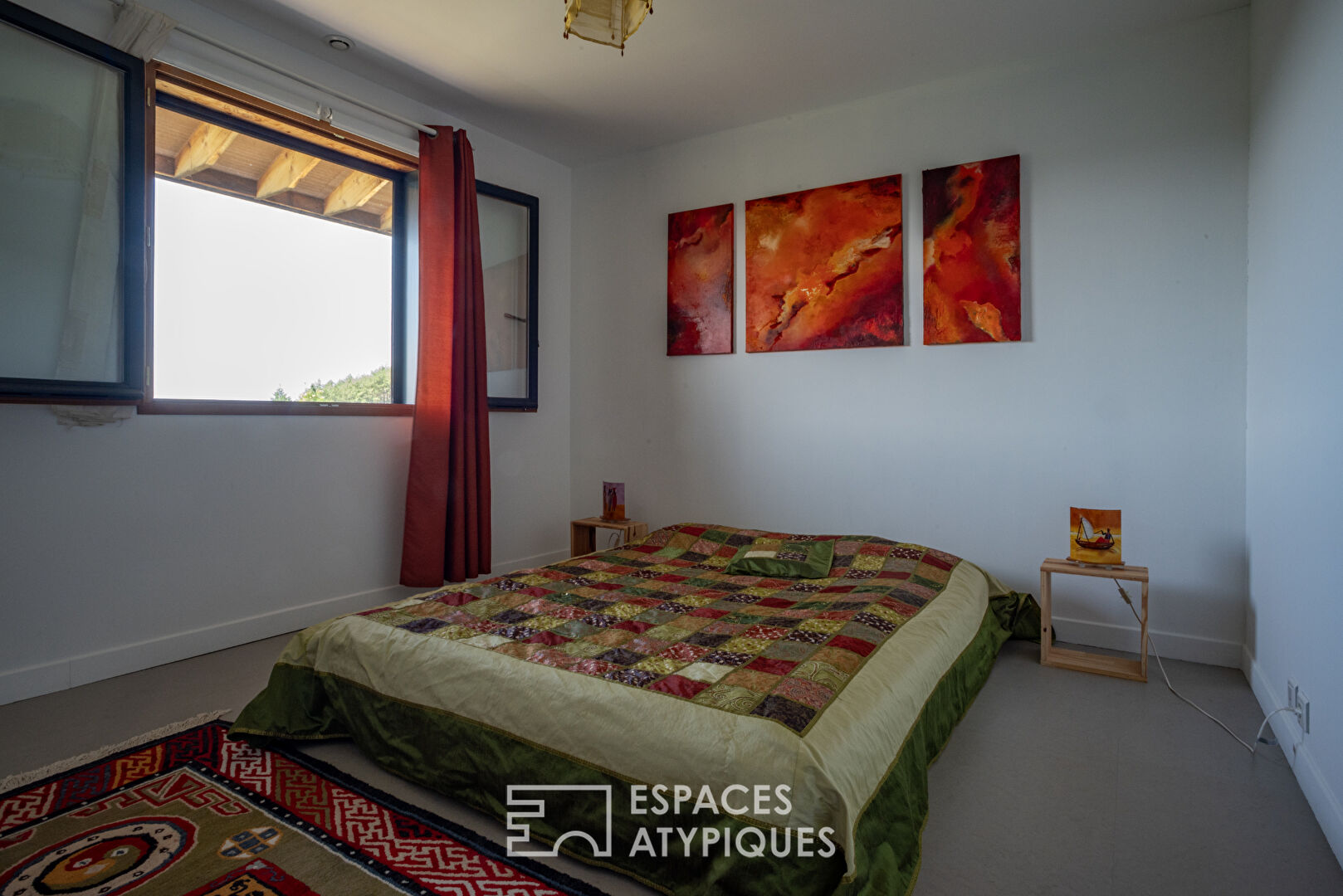 Maison bois éco construction avec belle vue et gîtes en sud Ardèche, proche d’Aubenas