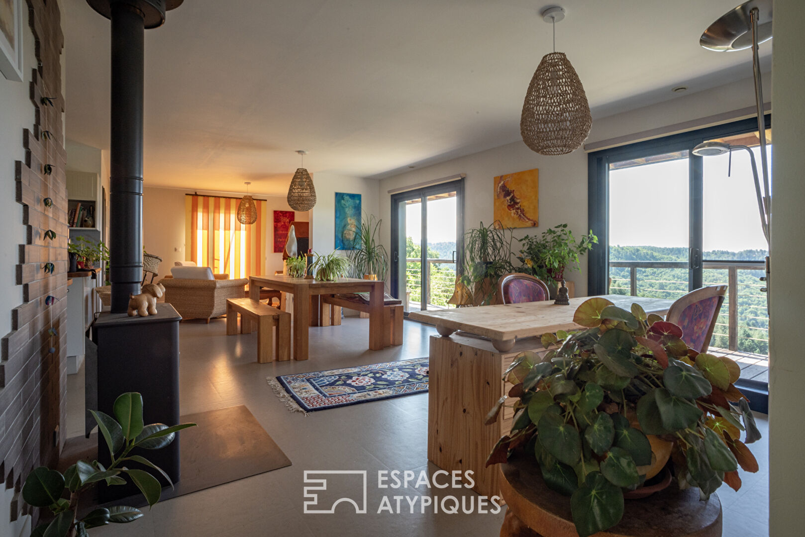 Maison bois éco construction avec belle vue et gîtes en sud Ardèche, proche d’Aubenas