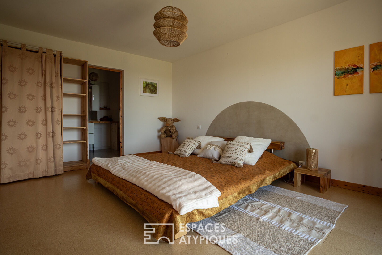 Maison bois éco construction avec belle vue et gîtes en sud Ardèche, proche d’Aubenas