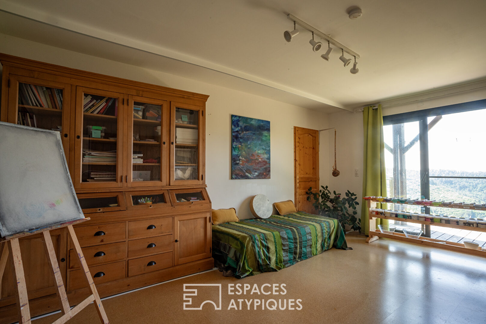 Maison bois éco construction avec belle vue et gîtes en sud Ardèche, proche d’Aubenas