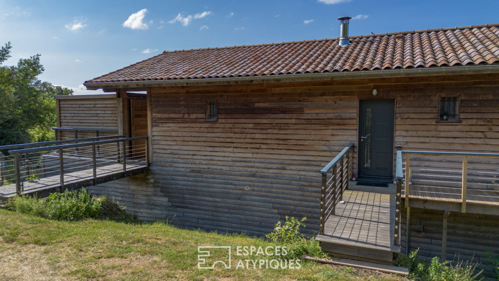 Eco-friendly wooden house with a view, holiday cottages. Southern Ardèche, near Aubenas.