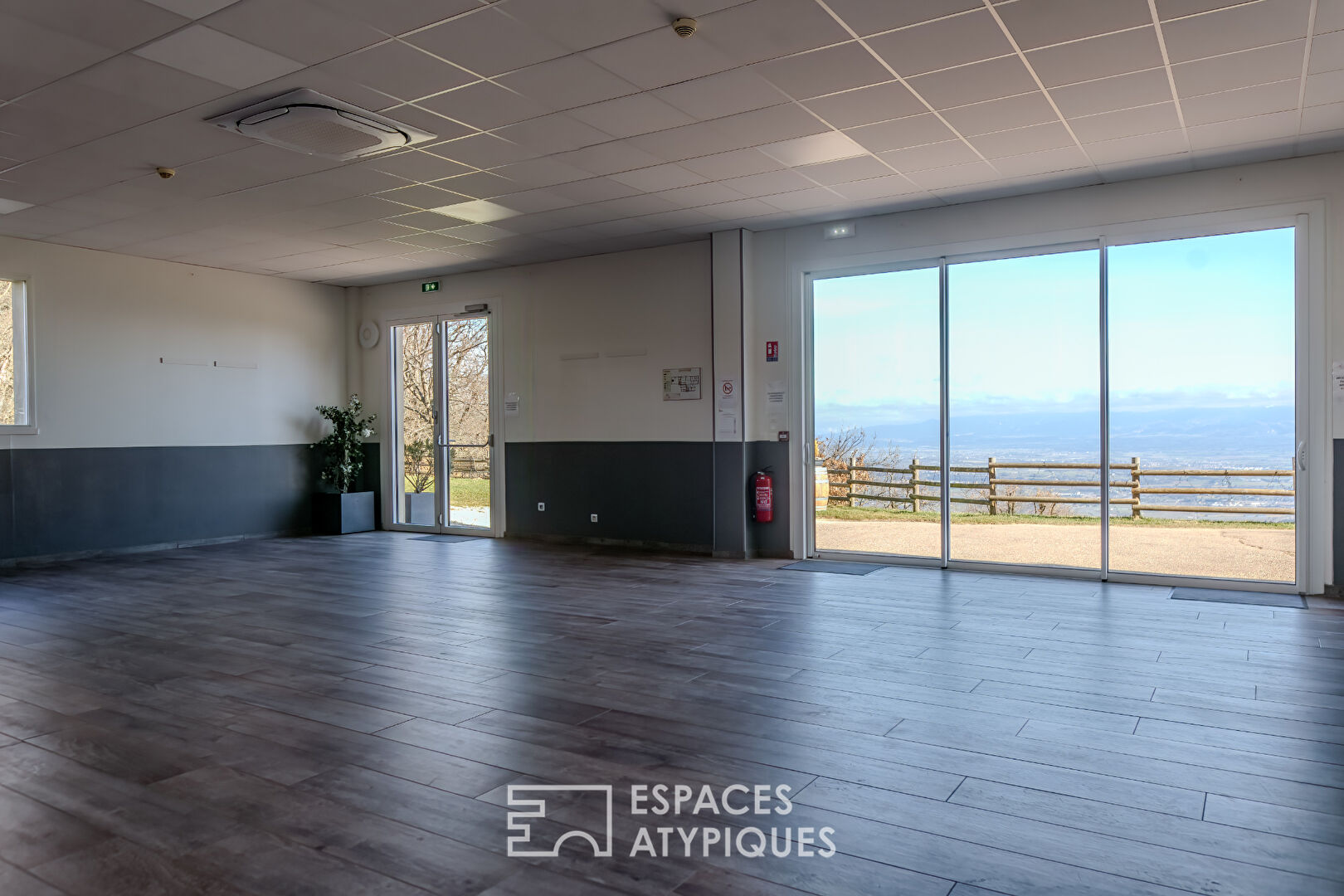 Domaine d’accueil événementiel proche de Valence avec vue panoramique