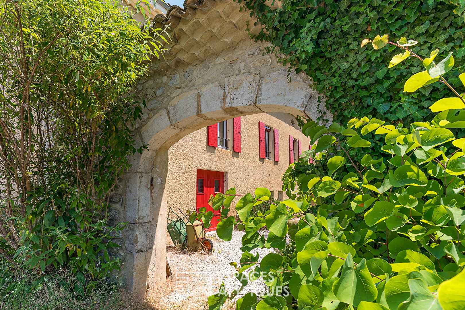 CHARMING HOUSE – Haven of Peace with Mountain Views near Die
