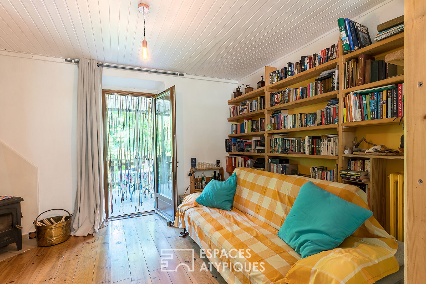 Refuge enchanteur dans le Vercors : maison double avec gîte, chambres d’hôtes et camping au bord de l’eau