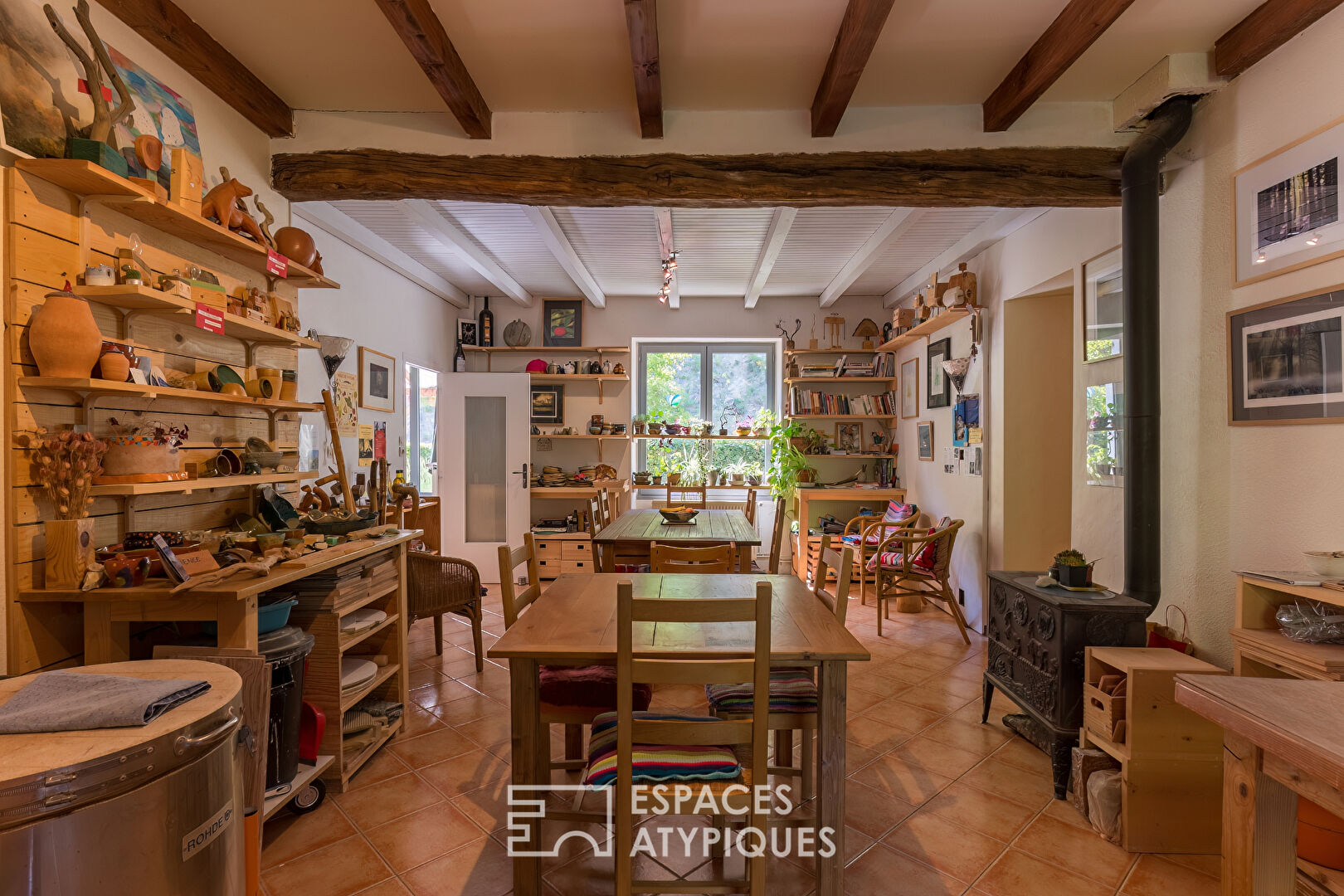 Refuge enchanteur dans le Vercors : maison double avec gîte, chambres d’hôtes et camping au bord de l’eau