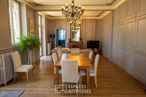 Maison bourgeoise avec dépendances, en Ardèche Verte.